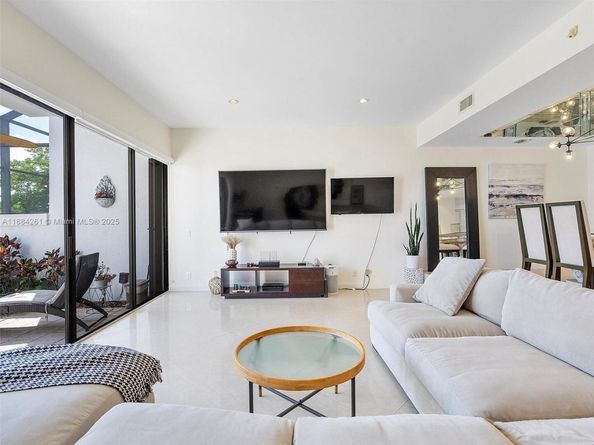 3620 Yacht Club Dr 503, Aventura FL 33180