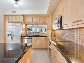 3620 Yacht Club Dr 503, Aventura FL 33180