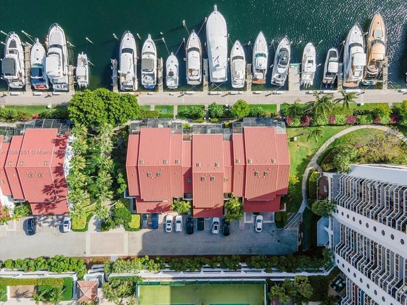 3620 Yacht Club Dr 503, Aventura FL 33180