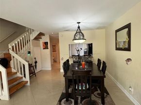 9204 NW 49th Pl, Sunrise FL 33351