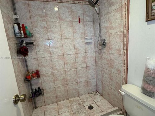 9204 NW 49th Pl, Sunrise FL 33351