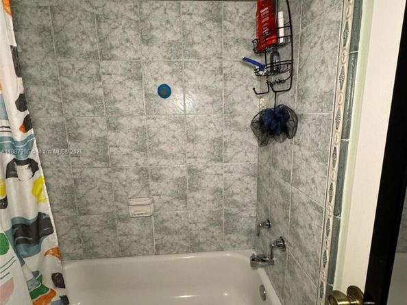 9204 NW 49th Pl, Sunrise FL 33351