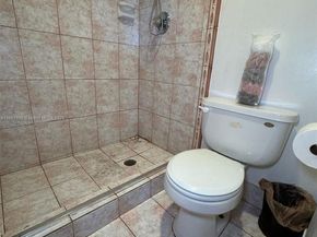 9204 NW 49th Pl, Sunrise FL 33351