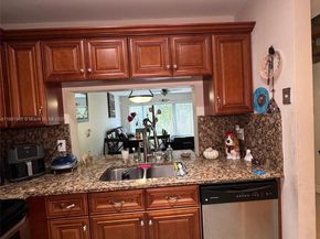 9204 NW 49th Pl, Sunrise FL 33351