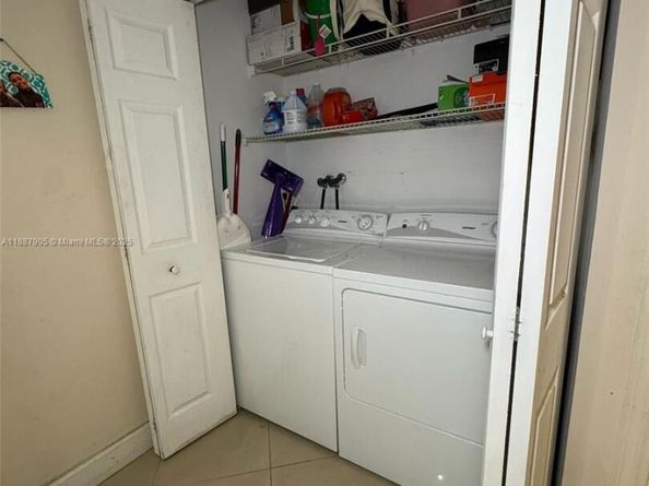 9204 NW 49th Pl, Sunrise FL 33351
