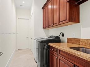 16755 Berkshire Ct, Southwest Ranches FL 33331