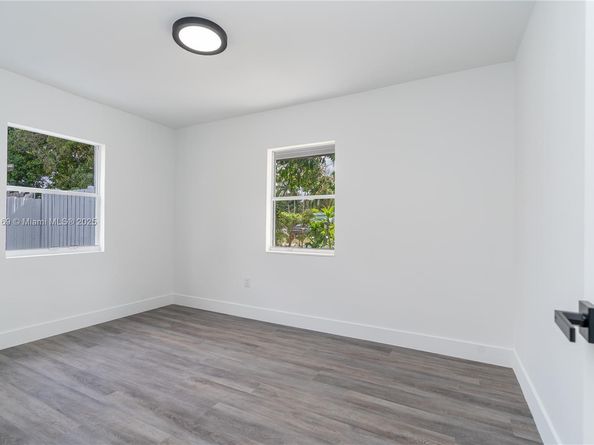 805 Sultan Ave, Opa-Locka FL 33054