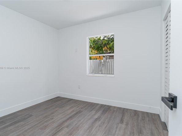 805 Sultan Ave, Opa-Locka FL 33054