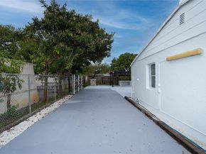 805 Sultan Ave, Opa-Locka FL 33054