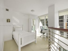 41 SE 5th St 1210, Miami FL 33131