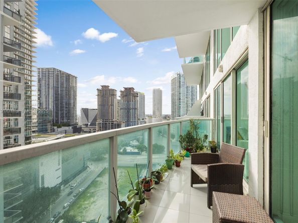 41 SE 5th St 1210, Miami FL 33131