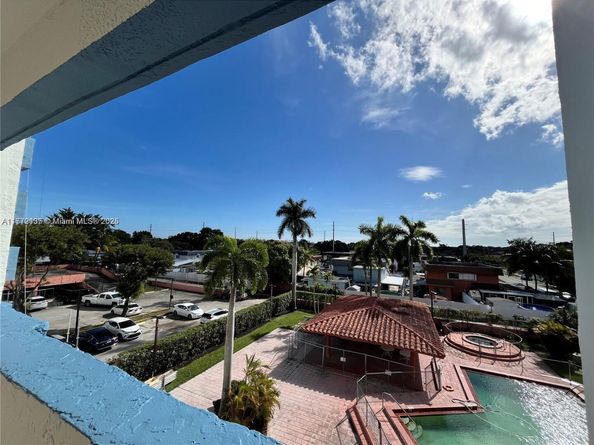 5050 NW 7th St 312, Miami FL 33126