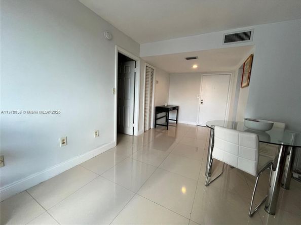 5050 NW 7th St 312, Miami FL 33126
