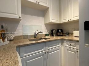 5050 NW 7th St 312, Miami FL 33126