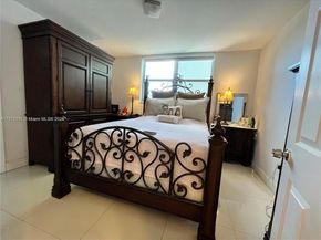 5050 NW 7th St 312, Miami FL 33126
