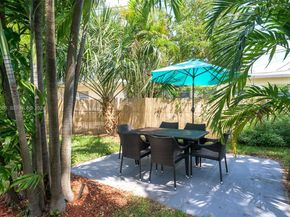 80 NW 40th St, Oakland Park FL 33309