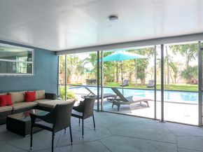 80 NW 40th St, Oakland Park FL 33309