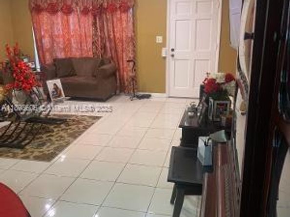 4249 NW 50th Ter, Lauderdale Lakes FL 33319