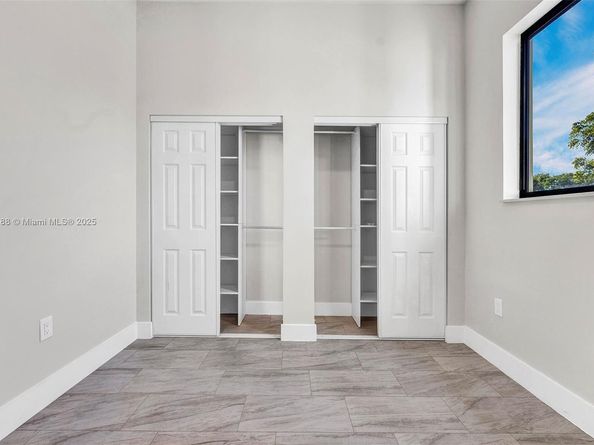 5270 Plunkett St, Hollywood FL 33021