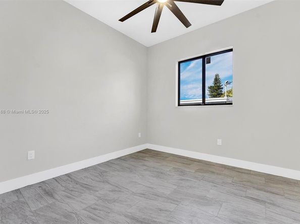5270 Plunkett St, Hollywood FL 33021