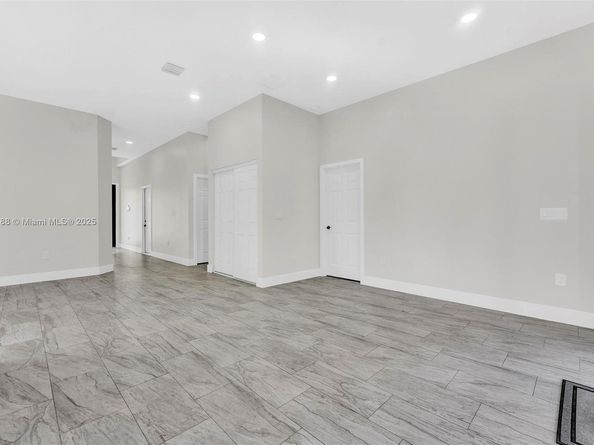 5270 Plunkett St, Hollywood FL 33021