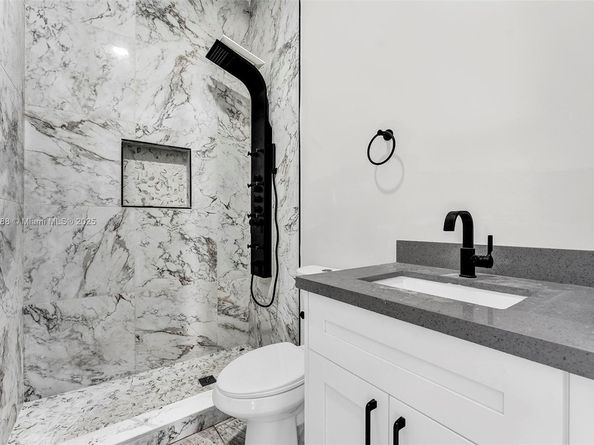 5270 Plunkett St, Hollywood FL 33021