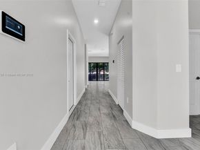 5270 Plunkett St, Hollywood FL 33021