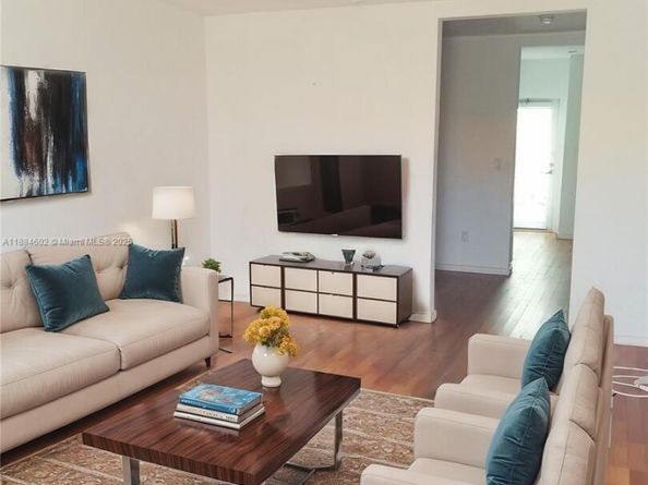 745 13th St 16, Miami Beach FL 33139