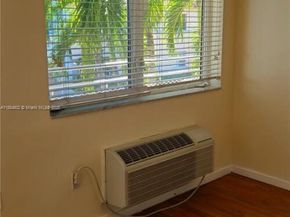 745 13th St 16, Miami Beach FL 33139