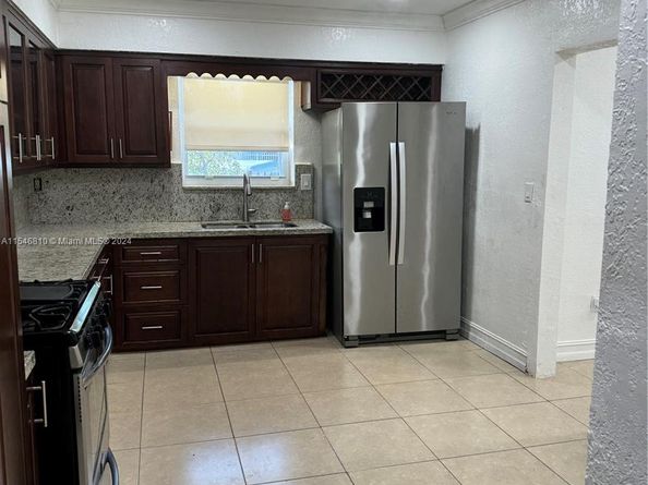 206 Ponce De Leon Blvd, Coral Gables FL 33134