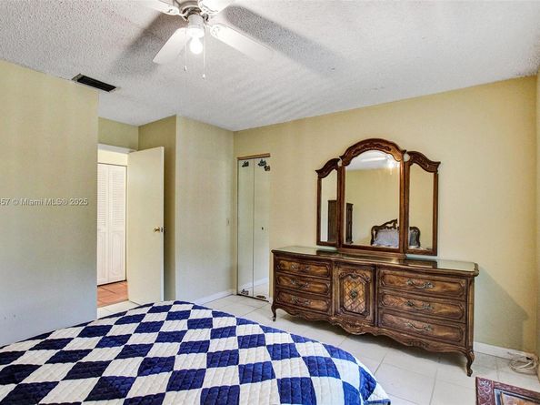 1590 NW 98th Ter, Pembroke Pines FL 33024