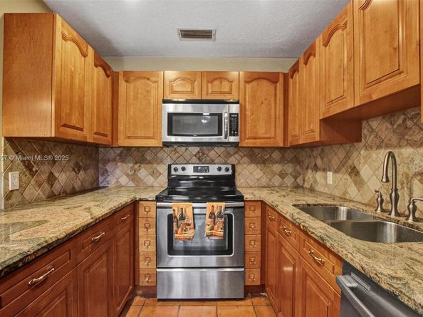 1590 NW 98th Ter, Pembroke Pines FL 33024