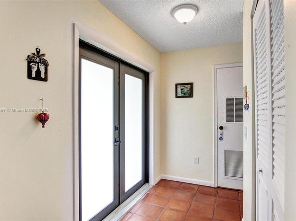 1590 NW 98th Ter, Pembroke Pines FL 33024