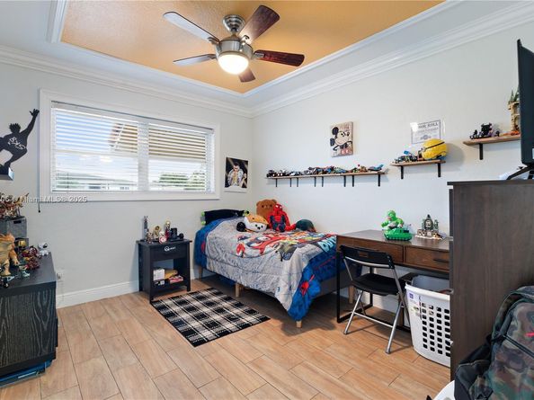 7490 Buchanan St, Hollywood FL 33024