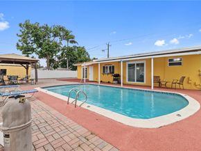 7490 Buchanan St, Hollywood FL 33024