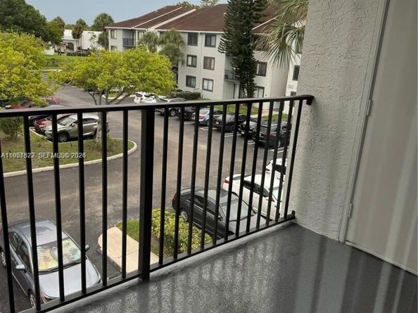 9266 W Atlantic Blvd 1032, Coral Springs FL 33071