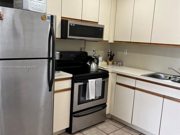 13766 SW 147th Cir Ln 120, Miami FL 33186