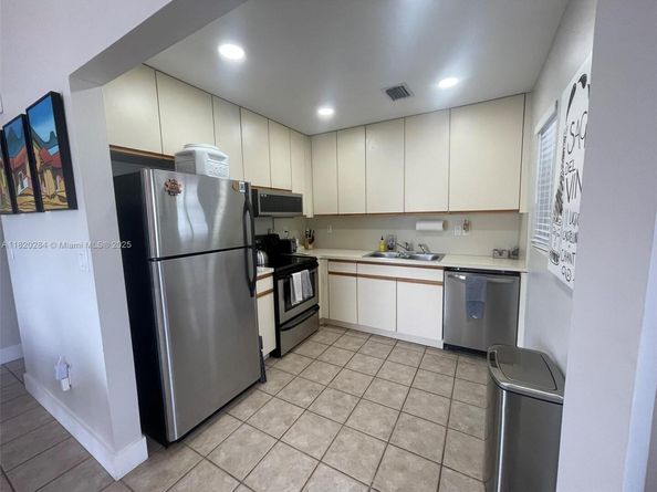 13766 SW 147th Cir Ln 120, Miami FL 33186
