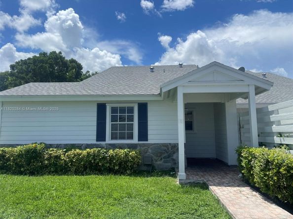 13766 SW 147th Cir Ln 120, Miami FL 33186