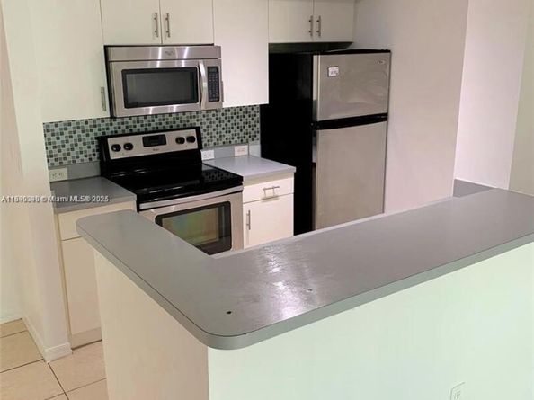 620 SW 111th Ave 104, Pembroke Pines FL 33025