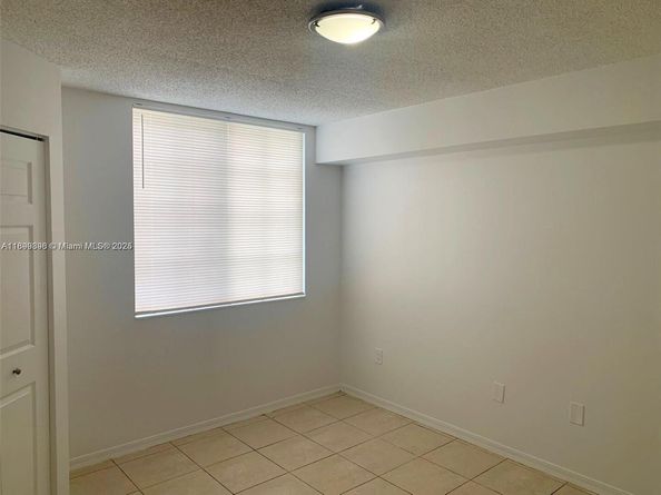 620 SW 111th Ave 104, Pembroke Pines FL 33025