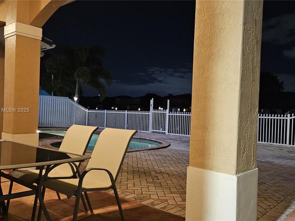 16074 SW 62nd St, Miami FL 33193