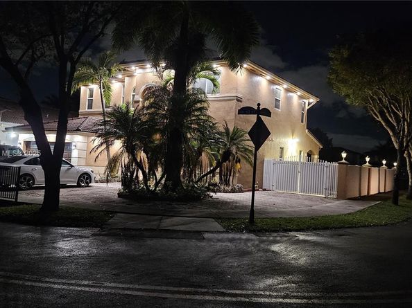 16074 SW 62nd St, Miami FL 33193