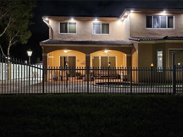 16074 SW 62nd St, Miami FL 33193