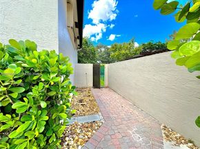 280 SW 167th Ave, Pembroke Pines FL 33027