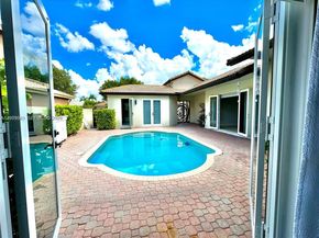 280 SW 167th Ave, Pembroke Pines FL 33027