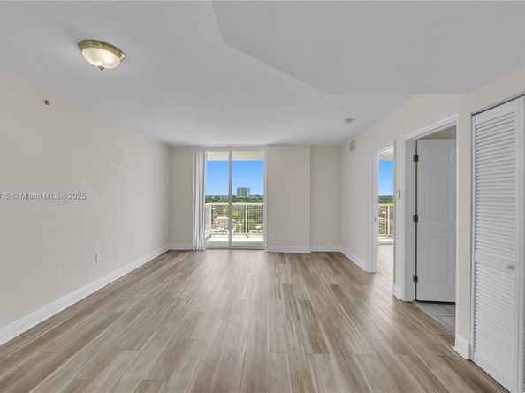 900 SW 8th St 1110, Miami FL 33130