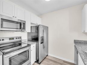 900 SW 8th St 1110, Miami FL 33130