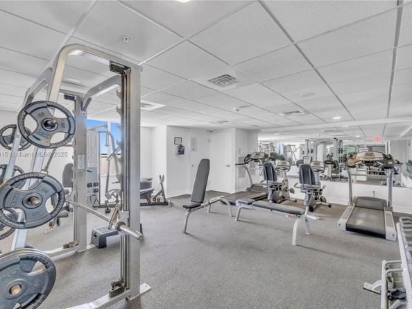 900 SW 8th St 1110, Miami FL 33130