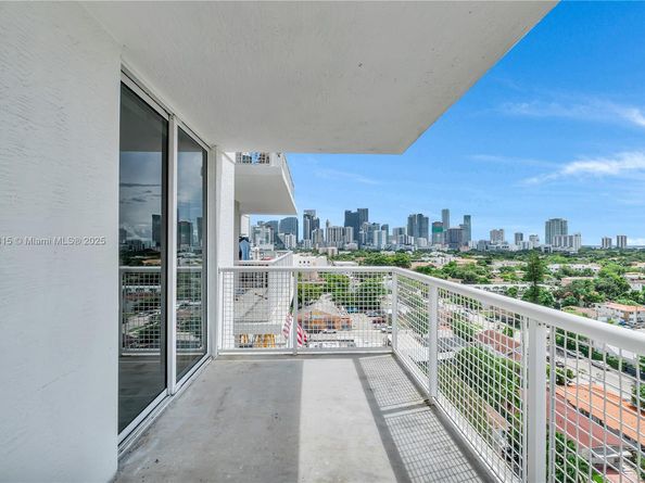 900 SW 8th St 1110, Miami FL 33130